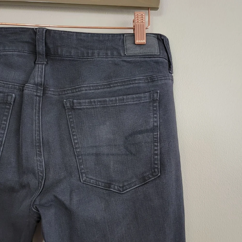 American Eagle Skinny Jeans Jegging Super Low Black Distressed Frayed Crop AE 10
